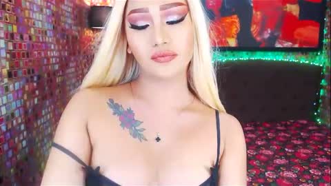 KYLIE BELLA  TS online show from 5, 2, 2025