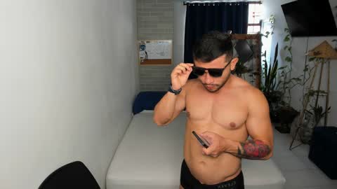 travis bakerr online show from 15, 12, 2024