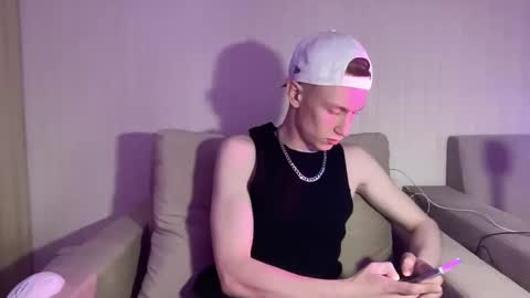 Travis online show from 8, 4, 2026