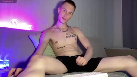 Snapshot of travis_gracile chatting on 7, 7, 2026 Travis online show from 7, 7, 2026