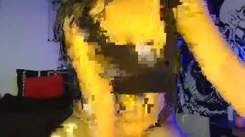 Snapshot of travisandnina chatting on 3, 12, 2025 travisandnina online show from 3, 12, 2025