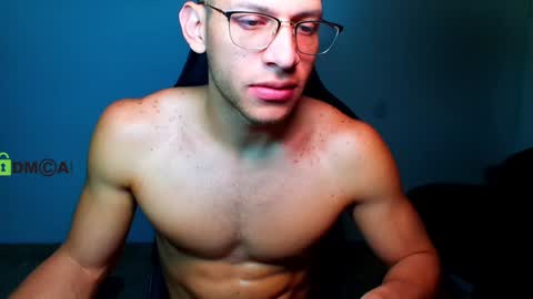 Snapshot of travisdiamonds chatting on 12, 12, 2024 TRAVIS. online show from 12, 12, 2024