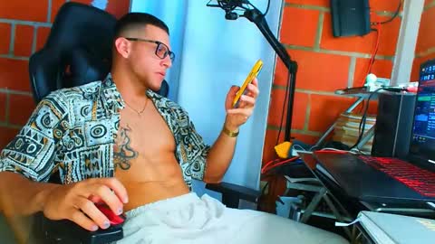 Snapshot of travisdiamonds chatting on 17, 1, 2026 TRAVIS. online show from 17, 1, 2026