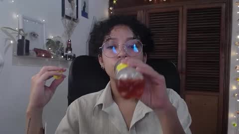 Snapshot of treasuresz chatting on 25, 2, 2025 Emily online show from 25, 2, 2025