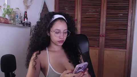 Snapshot of treasuresz chatting on 8, 9, 2025 Emily online show from 8, 9, 2025