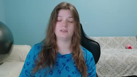 Snapshot of treejeanne chatting on 6, 6, 2026 TreeJeanne online show from 6, 6, 2026