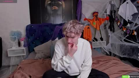 Snapshot of trevorbenson chatting on 22, 10, 2025 TrevorBenson online show from 22, 10, 2025