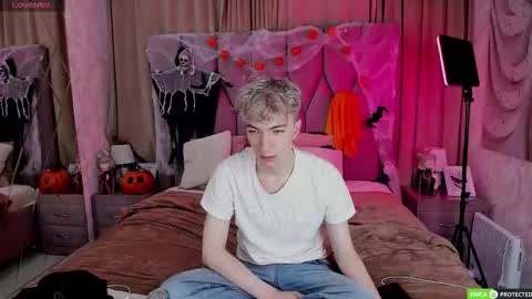 Snapshot of trevorbenson chatting on 28, 10, 2025 TrevorBenson online show from 28, 10, 2025