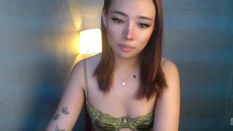 trexie_fucks15 online show from 27, 4, 2026