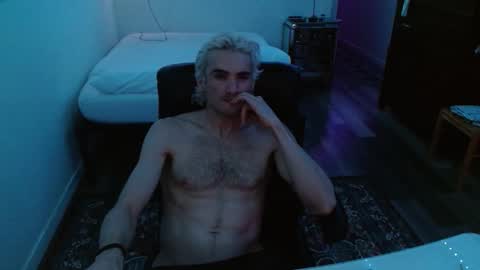 Snapshot of trey57735 chatting on 5, 12, 2025 Trey online show from 5, 12, 2025