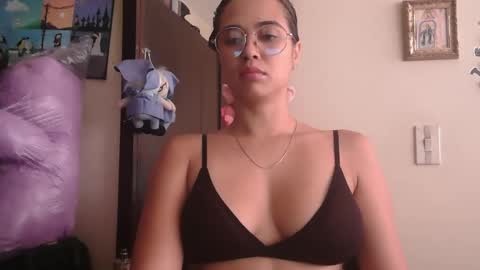 triana_bell online show from 28, 4, 2026