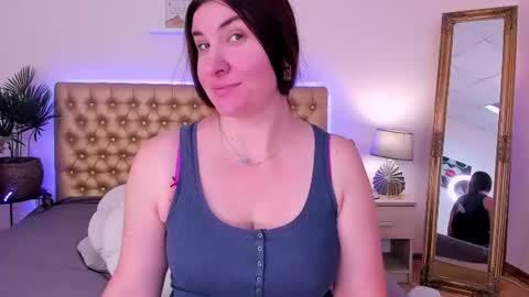 Mia online show from 21, 7, 2026