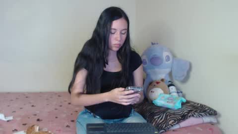 trixie_girl_ online show from 6, 3, 2025