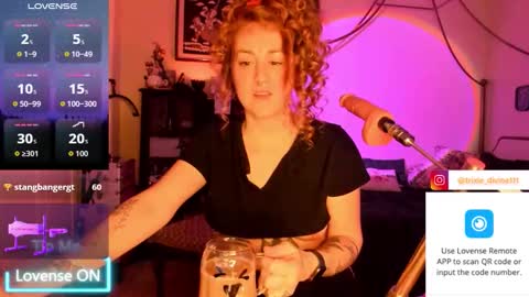 Trixie Divine online show from 5, 3, 2026