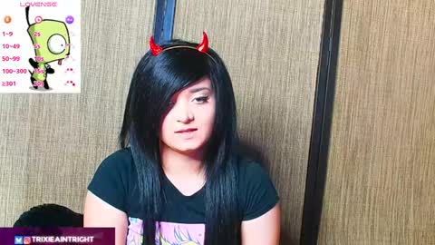 Snapshot of trixiedoescamcam chatting on 4, 10, 2025 trixiedoescamcam online show from 4, 10, 2025