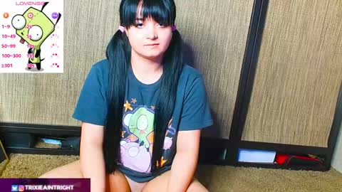 Snapshot of trixiedoescamcam chatting on 8, 10, 2025 trixiedoescamcam online show from 8, 10, 2025