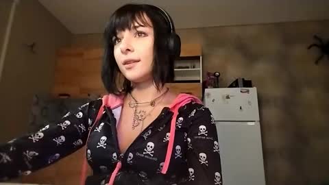 Snapshot of trudymersereau chatting on 9, 1, 2026 Poly online show from 9, 1, 2026