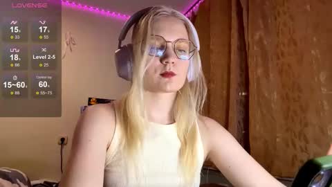 Snapshot of trudymersereau chatting on 2, 3, 2026 Poly online show from 2, 3, 2026