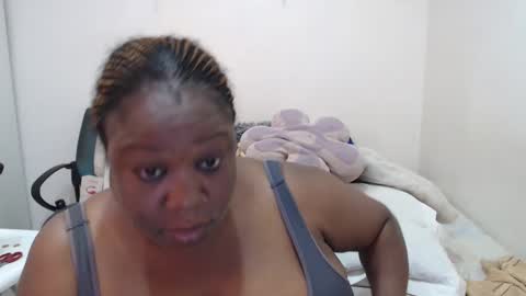 Snapshot of truebella30 chatting on 24, 2, 2025 TrueBella30 online show from 24, 2, 2025