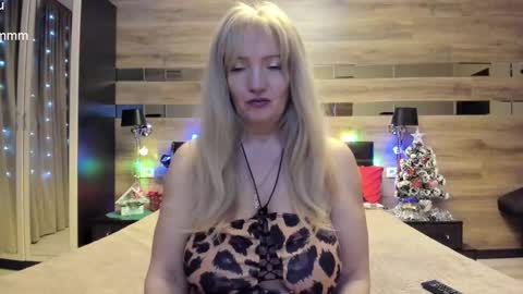 Snapshot of truefoxyyy chatting on 29, 1, 2025 Fox online show from 29, 1, 2025