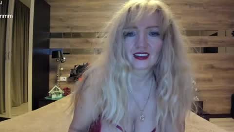 Snapshot of truefoxyyy chatting on 1, 2, 2025 Fox online show from 1, 2, 2025