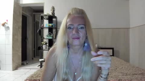 Snapshot of truefoxyyy chatting on 24, 9, 2025 Fox online show from 24, 9, 2025