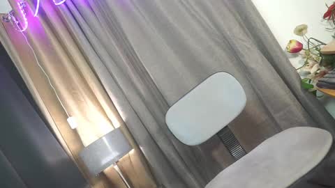 Chloe online show from 25, 2, 2025