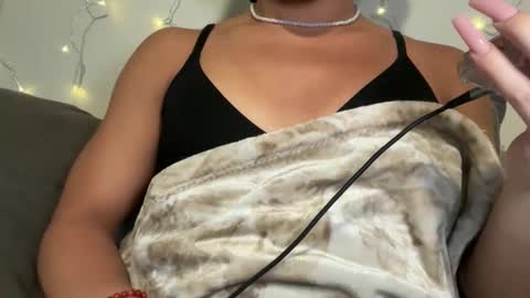 Snapshot of tsj777 chatting on 21, 11, 2025 tsj777 online show from 21, 11, 2025