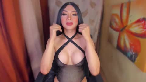 Queen Selena online show from 25, 11, 2025