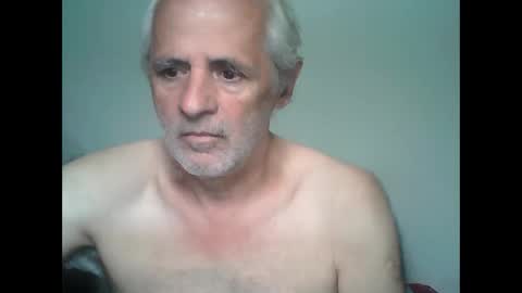 Snapshot of tuamigo8a chatting on 4, 12, 2025 Siveomeves online show from 4, 12, 2025