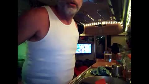 Snapshot of tudorjohn chatting on 10, 5, 2026 tudorjohn online show from 10, 5, 2026
