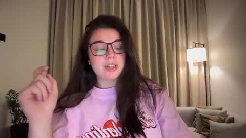 Snapshot of tutti_frutti_ chatting on 5, 6, 2026 Ariana online show from 5, 6, 2026
