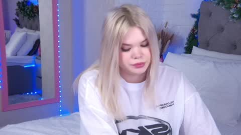 Snapshot of tweety_pie_ chatting on 28, 12, 2024 Hallie online show from 28, 12, 2024