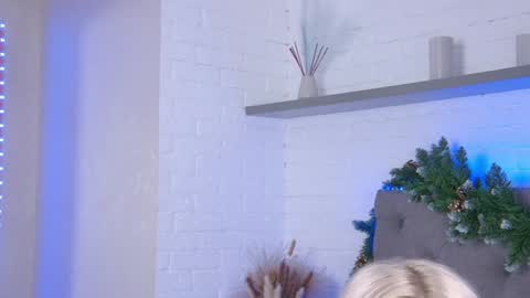 Snapshot of tweety_pie_ chatting on 28, 12, 2024 Hallie online show from 28, 12, 2024