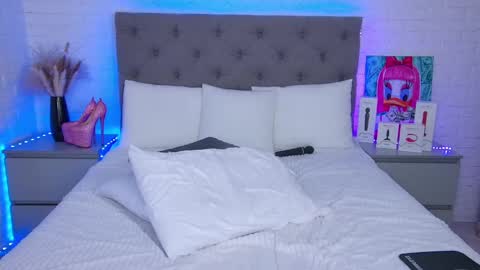 Snapshot of tweety_pie_ chatting on 18, 2, 2025 Hallie online show from 18, 2, 2025