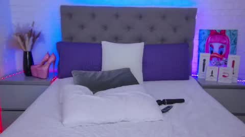 Snapshot of tweety_pie_ chatting on 24, 2, 2025 Hallie online show from 24, 2, 2025