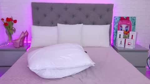 Snapshot of tweety_pie_ chatting on 8, 3, 2025 Hallie online show from 8, 3, 2025