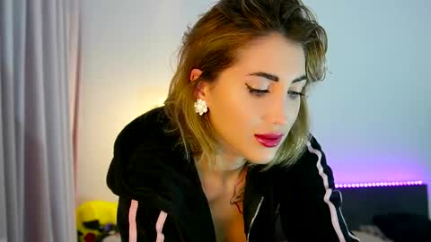 MayCarrey online show from 7, 10, 2025