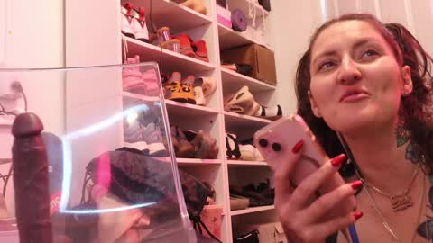 Elle online show from 27, 12, 2024