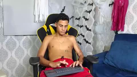 Snapshot of twink_davidx chatting on 23, 10, 2025 Dani online show from 23, 10, 2025