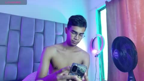 twinksecrets_ online show from 23, 4, 2026