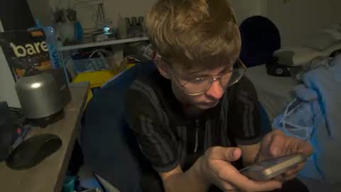 Snapshot of twinktools chatting on 2, 10, 2025 shytwink online show from 2, 10, 2025