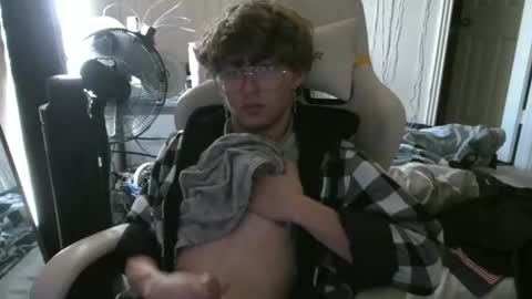 Snapshot of twinktools chatting on 5, 1, 2026 shytwink online show from 5, 1, 2026