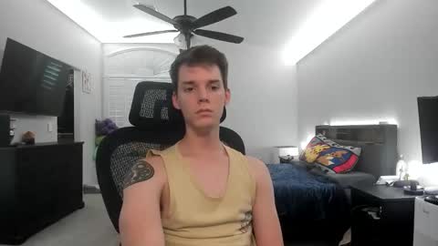 Snapshot of twinkvibez chatting on 19, 5, 2026 OnlyOwen online show from 19, 5, 2026