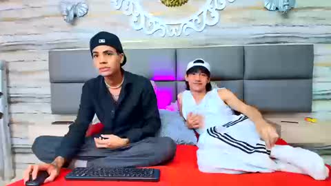 twinslovers_ online show from 23, 9, 2025