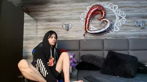 twinslovers_ online show from 22, 2, 2026