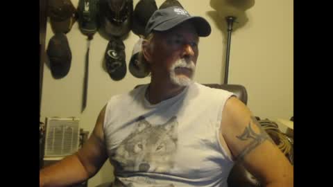 Snapshot of txlobo60 chatting on 27, 4, 2026 txlobo60 online show from 27, 4, 2026