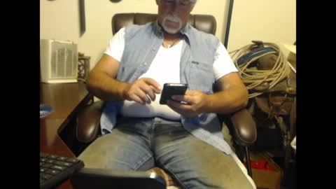 Snapshot of txlobo60 chatting on 29, 4, 2026 txlobo60 online show from 29, 4, 2026