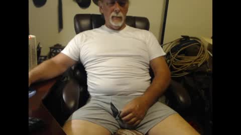 Snapshot of txlobo60 chatting on 30, 4, 2026 txlobo60 online show from 30, 4, 2026