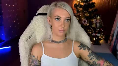 Snapshot of tykioty_miley chatting on 10, 1, 2026 Miley online show from 10, 1, 2026